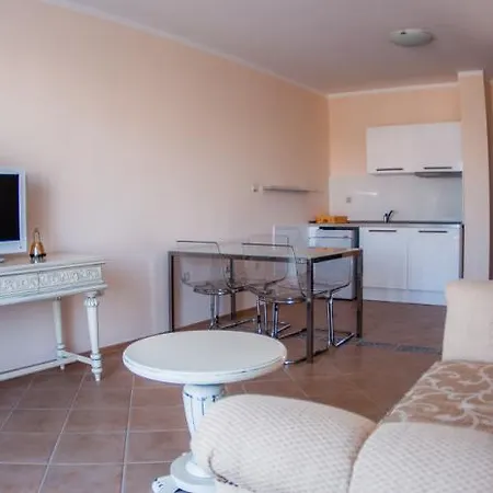 Primea Hotel de apartamente Țarevo