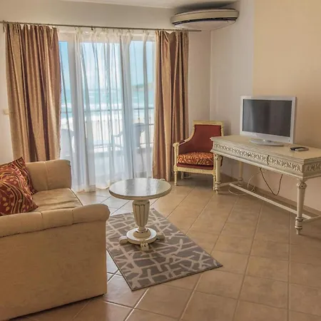 Primea Hotel de apartamente Țarevo