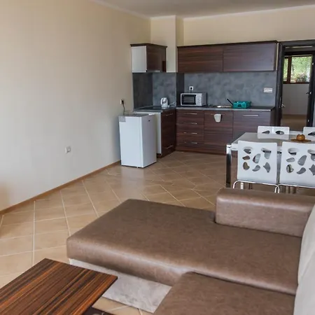 Primea Hotel de apartamente Țarevo